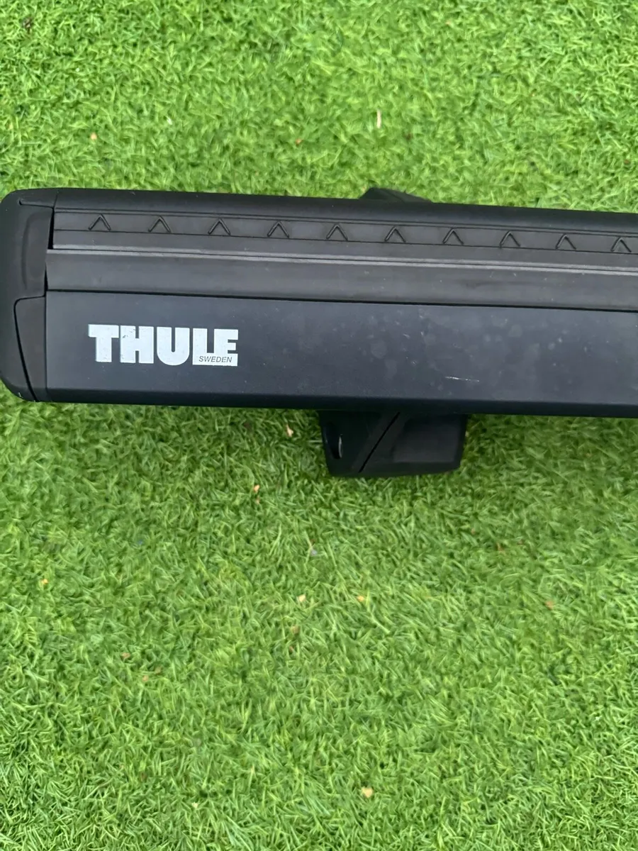 Thule WingBar Evo System + Halford roof box as new - Image 2