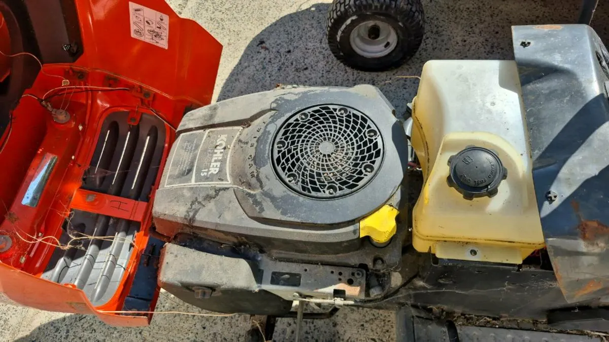 3 ride on lawnmowers - Image 2