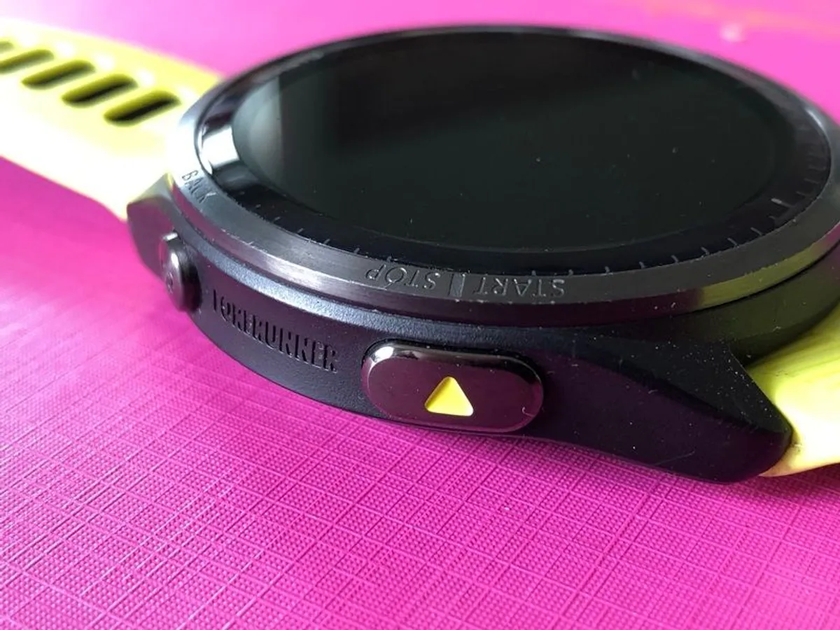 Garmin 965 .Amp yellow. Excellent condition. - Image 4