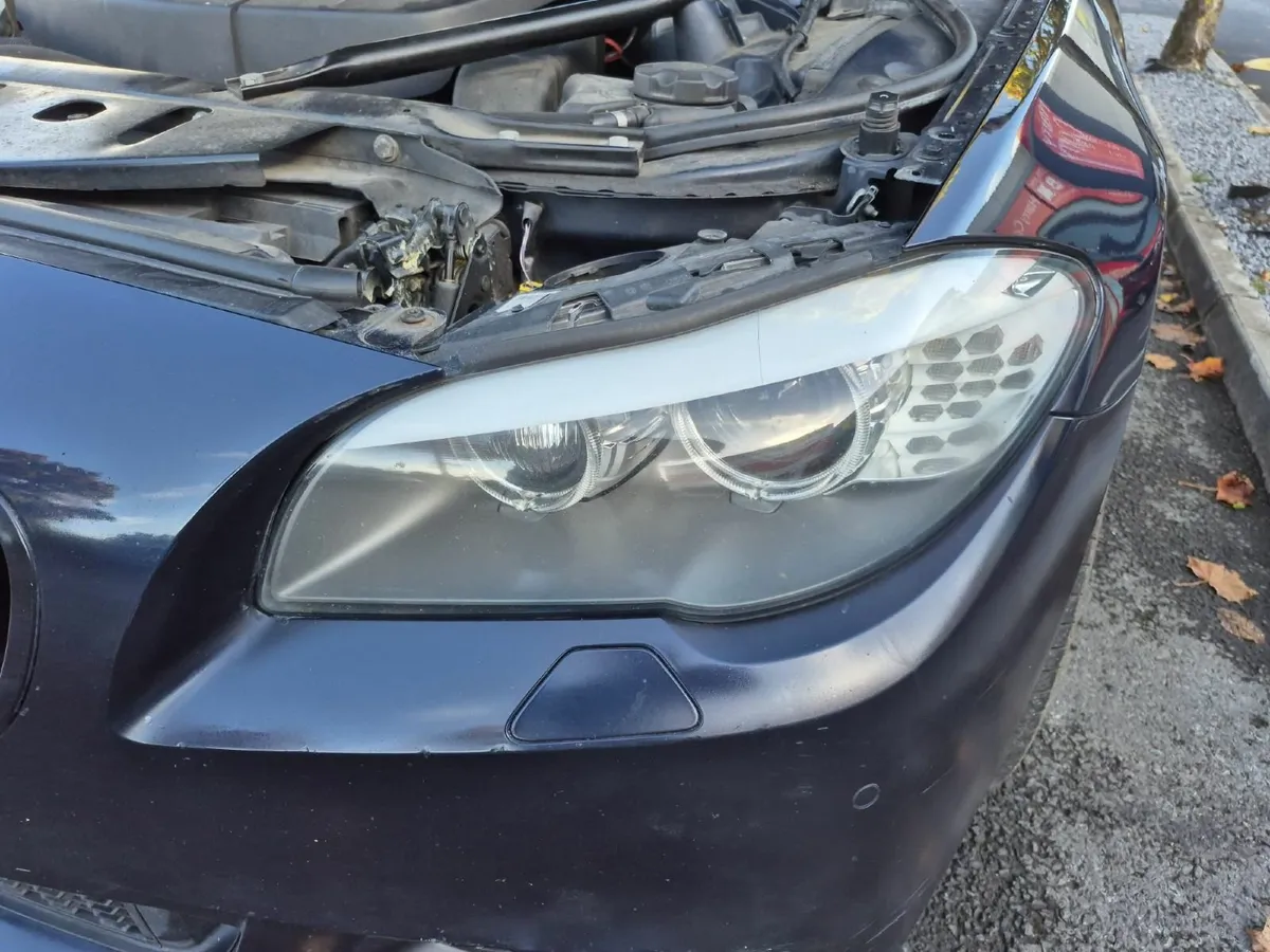 BMW 5-Series 2010 - Image 2