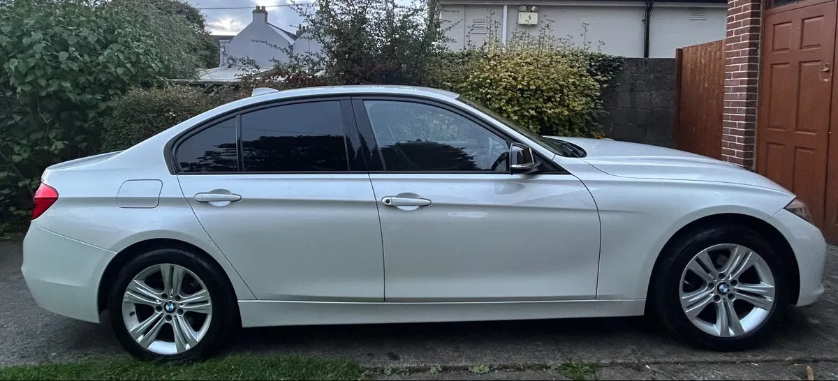 BMW 3 Series 316 2.0 D F30 Sport 4DR - Image 4