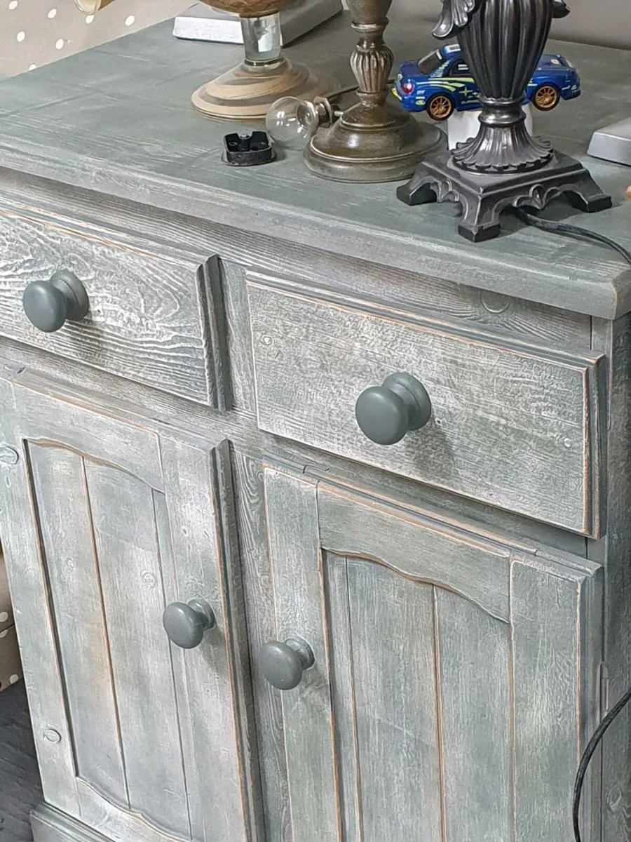 Neat sized sideboard in vintage - Image 1