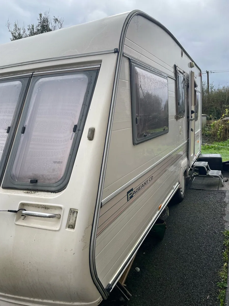 Caravan - Image 1
