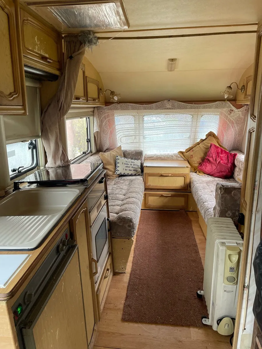 Caravan - Image 2