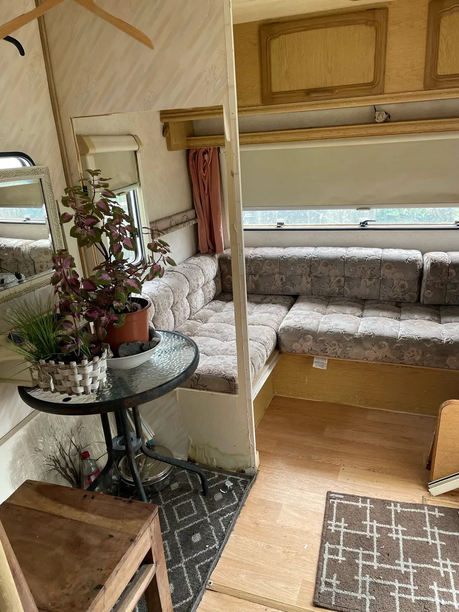 Caravan - Image 3