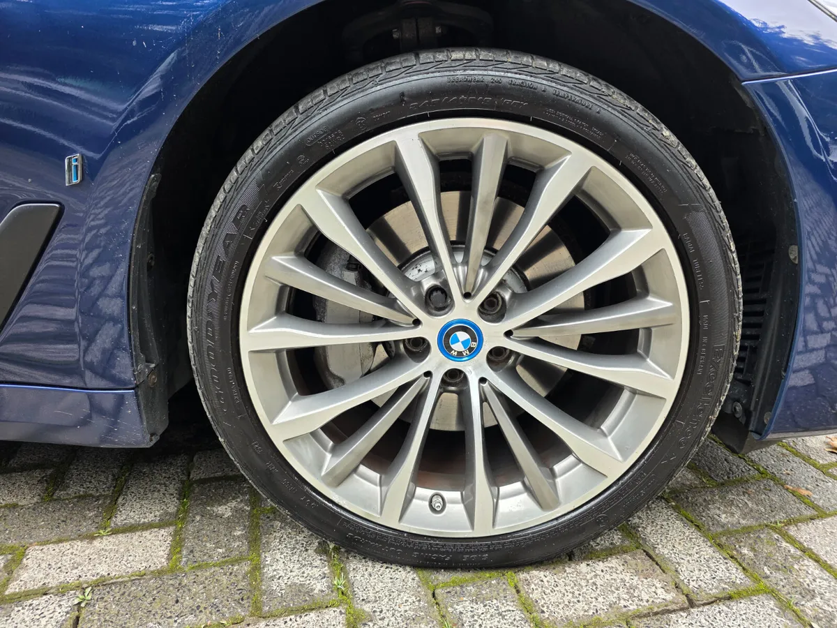 2018 BMW 530E SE AUTO.HUGE SPEC.FINANCE? - Image 4