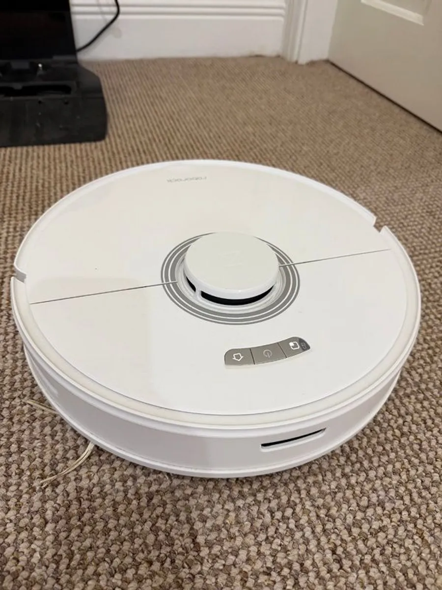 Roborock Q7 Max Robot Vacuum Cleaner with Auto-Empty Dock - Image 2