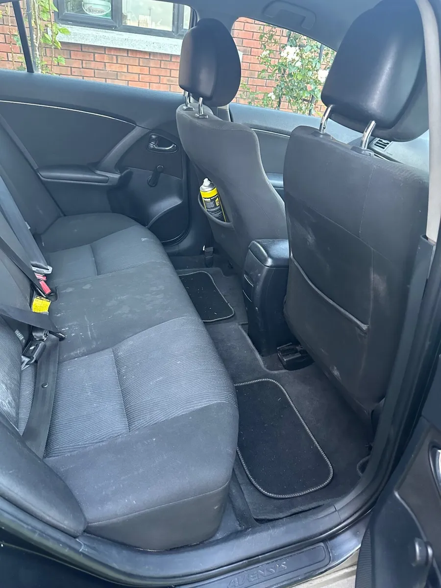 Toyota Avensis NG 2.0 D4D Terra 4 dr 2010 - Image 3