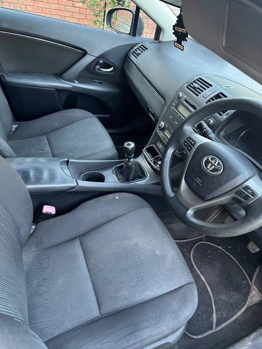 Toyota Avensis NG 2.0 D4D Terra 4 dr 2010 - Image 4