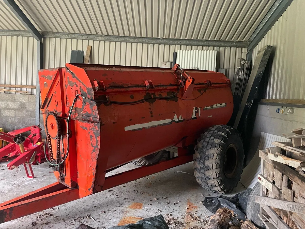 Abbey 2090 dung spreader - Image 1