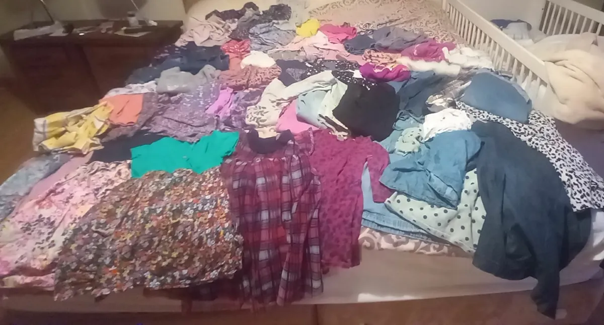 Girls clothes - Image 1