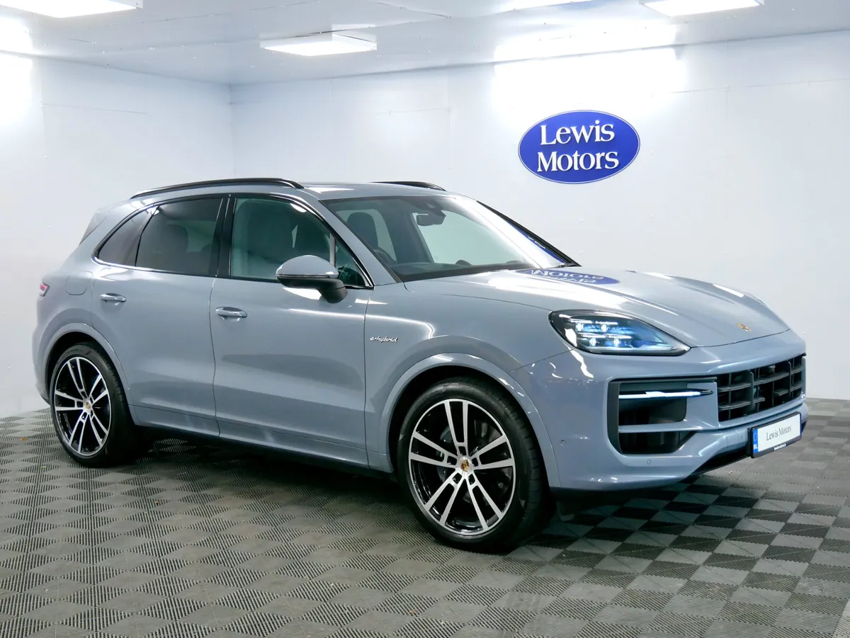 2025 Porsche Cayenne Cayenne E-Hybrid High Spec - Image 1
