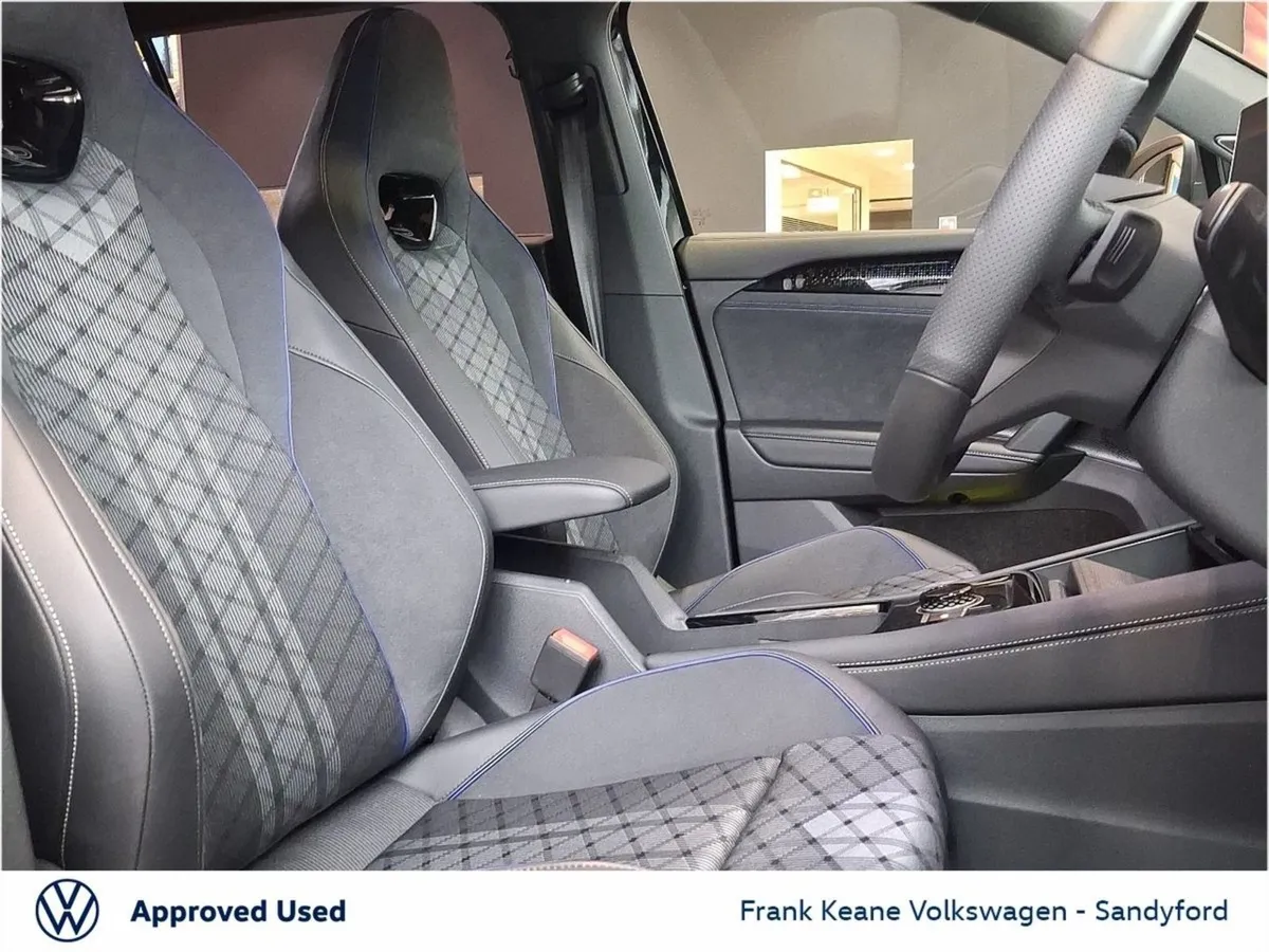 Volkswagen Tayron  r-line 75 Edition  1.5 TSI 204 - Image 4
