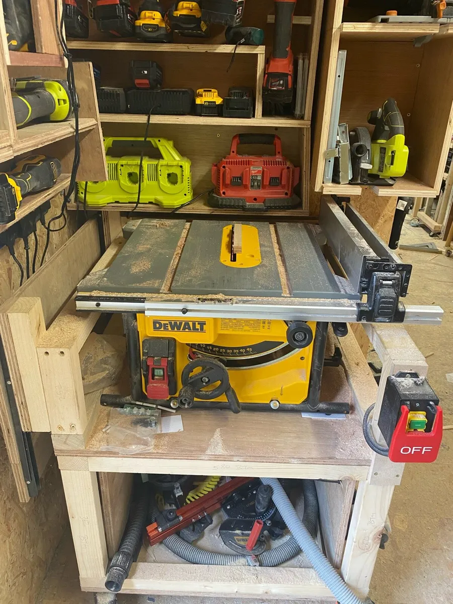 De Walt table saw and Ryobi cordless skillsaw - Image 1