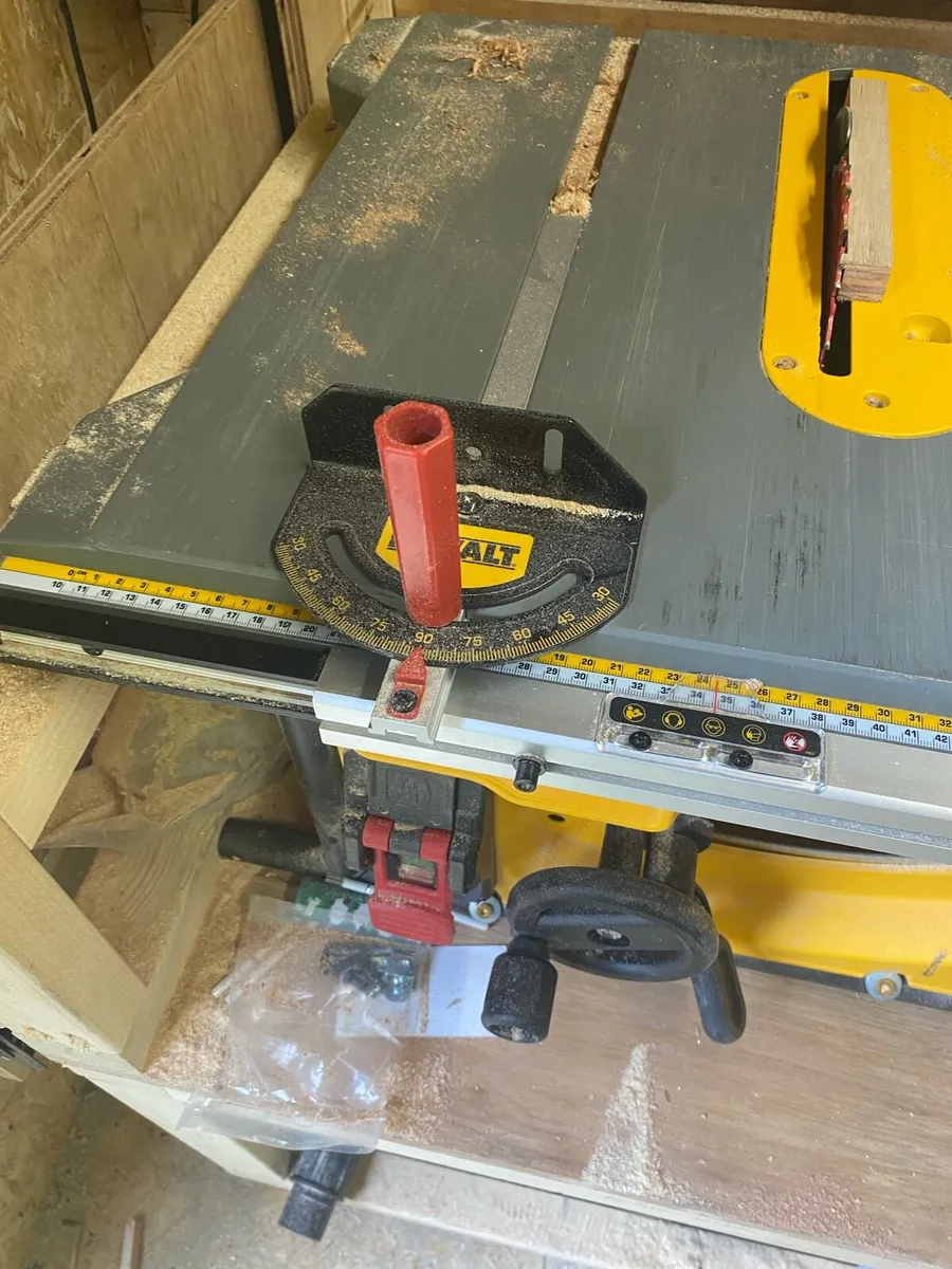 De Walt table saw and Ryobi cordless skillsaw - Image 2