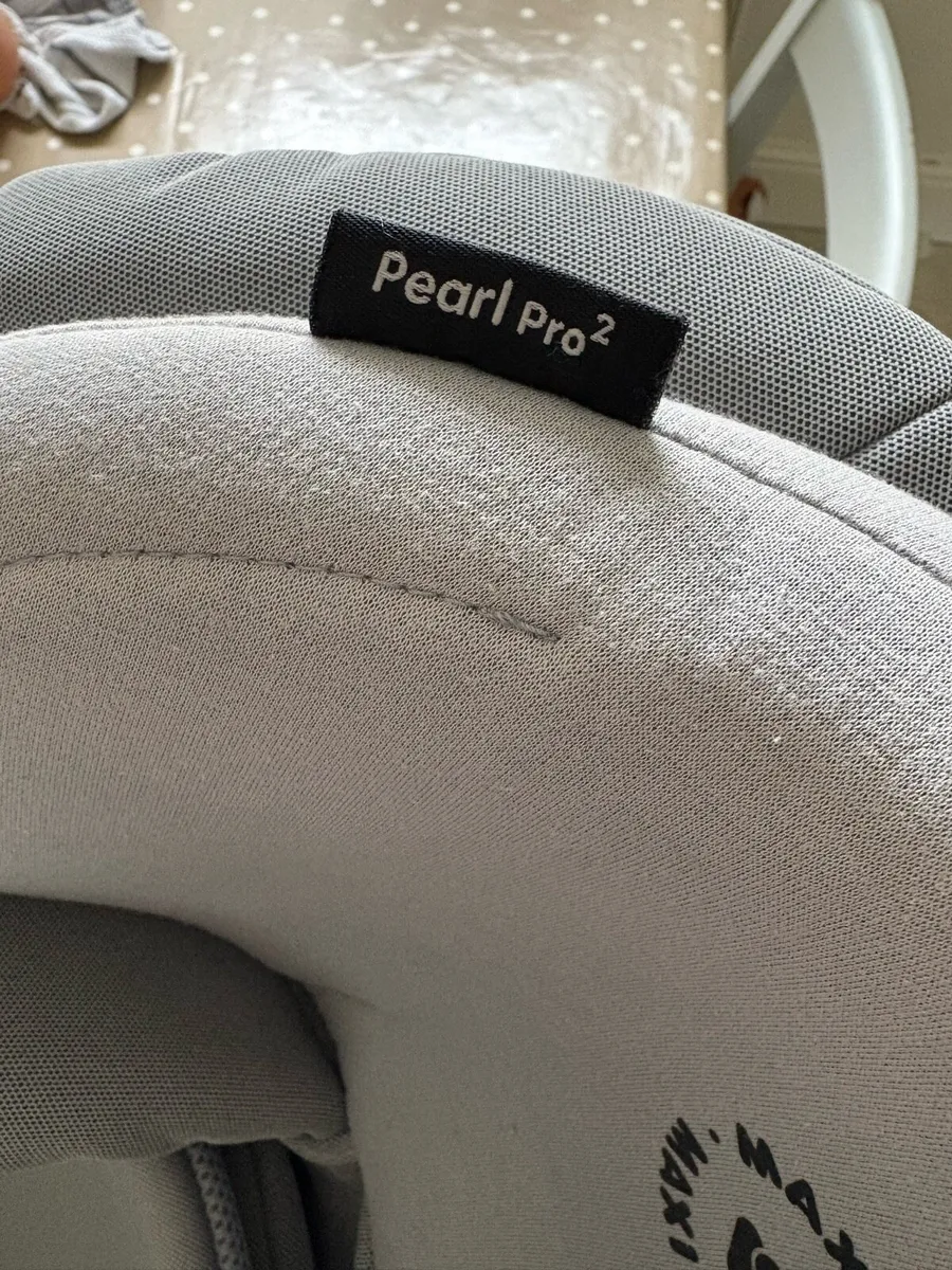 Maxi cosi Pearl Pro 2 seat and isofix base - Image 3