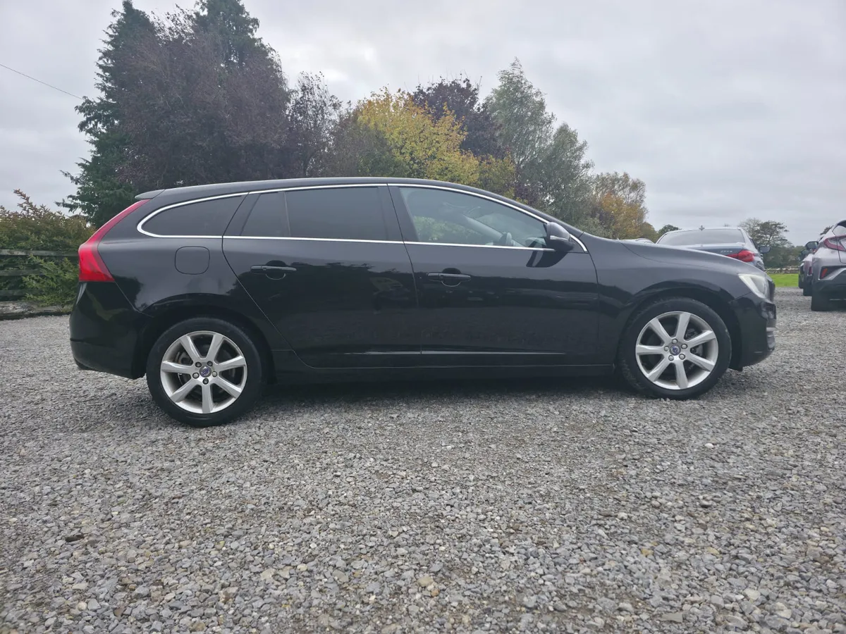 2017 Volvo V60 D4 SE | 2.0 Diesel - Image 4