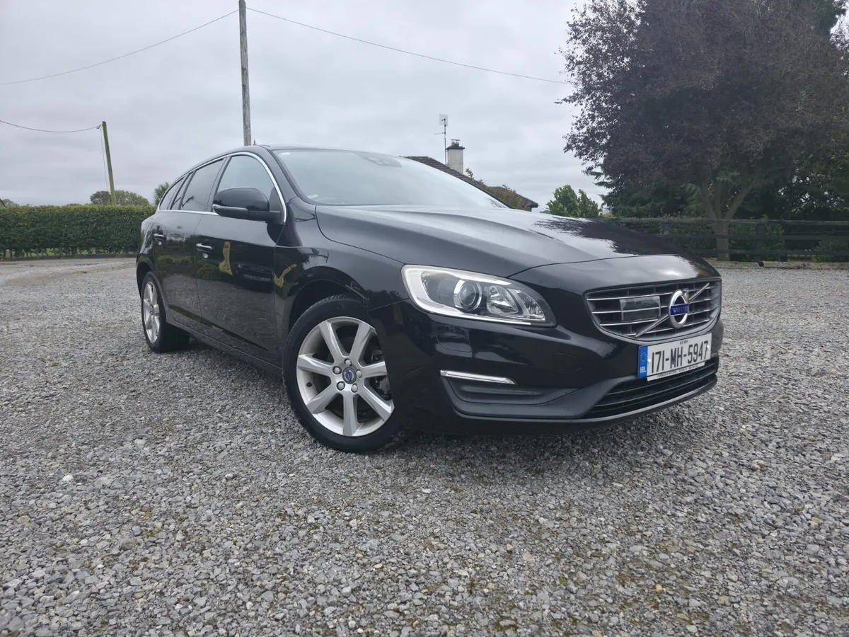 2017 Volvo V60 D4 SE | 2.0 Diesel - Image 3