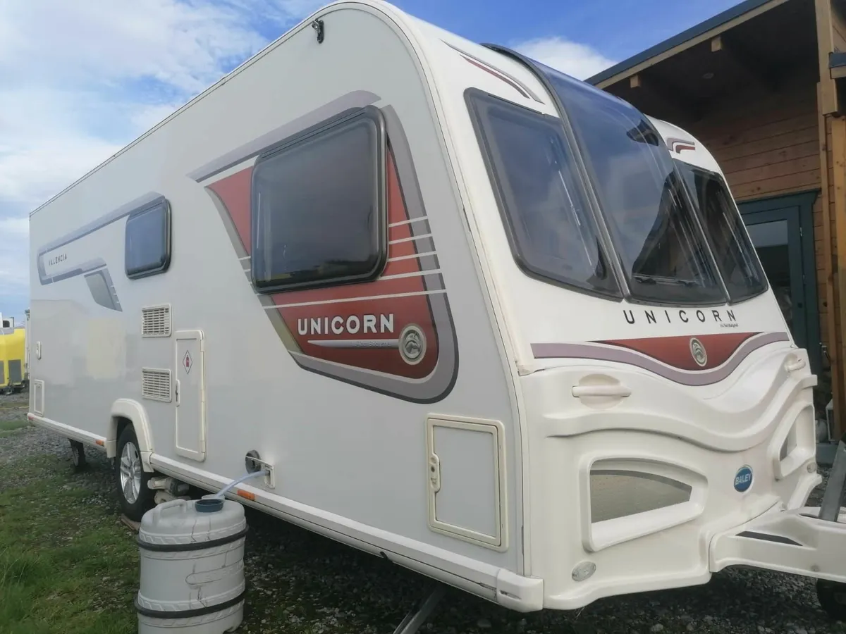 Bailey Unicorn Valencia fixed bed 4/5 birth carava - Image 1