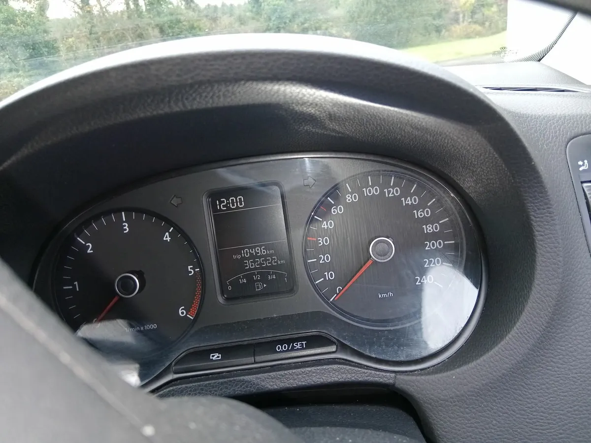 Volkswagen Polo 2011 - Image 4