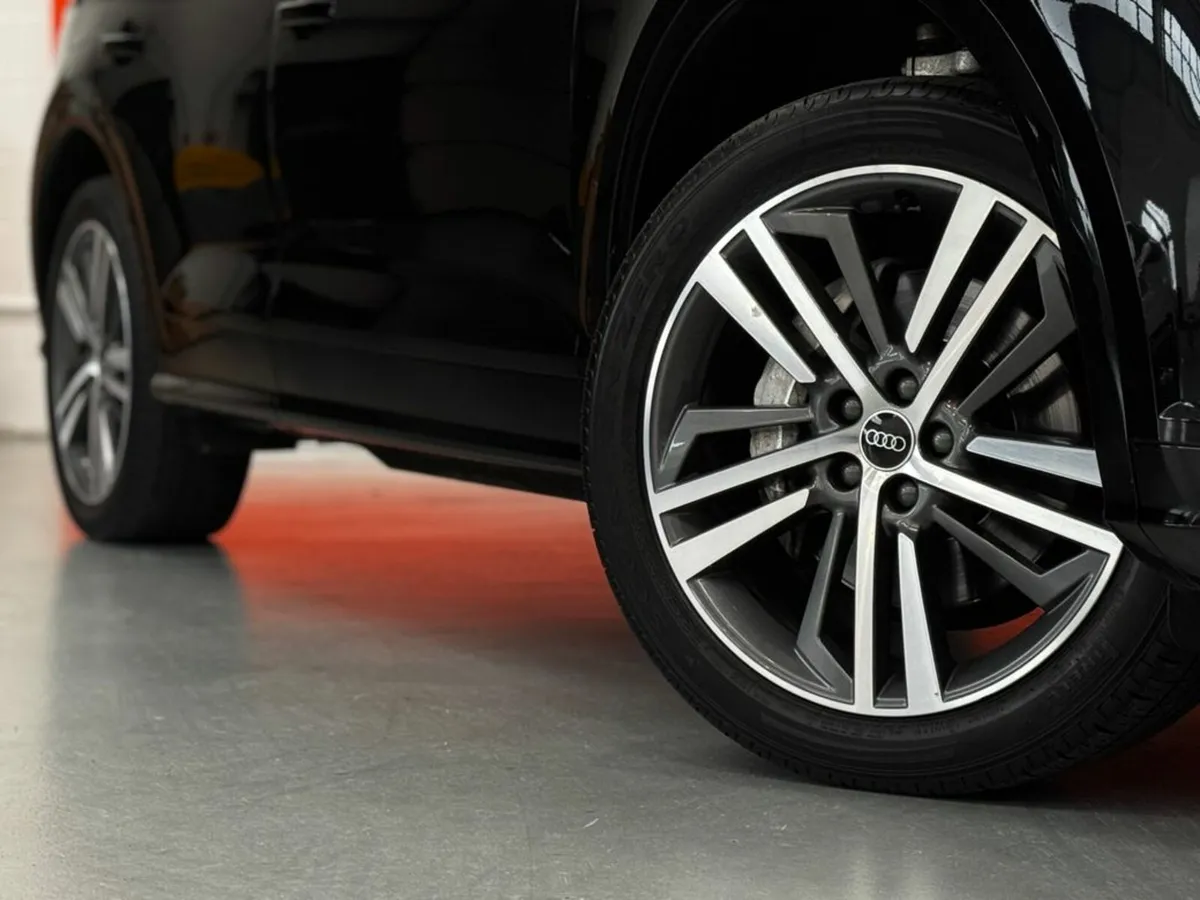 Audi Q5 S-Line Black Edition Hybrid #53 - Image 4