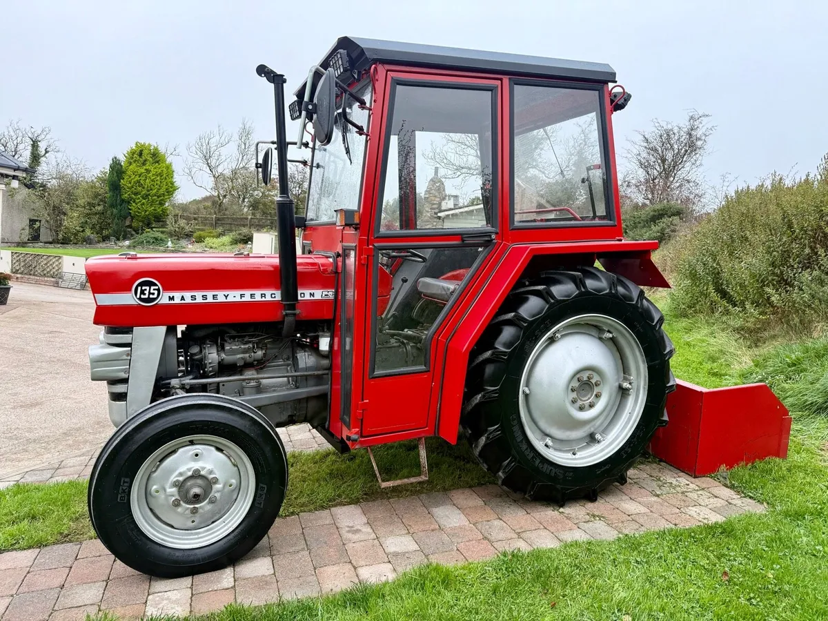 135 Massey Ferguson - Image 2