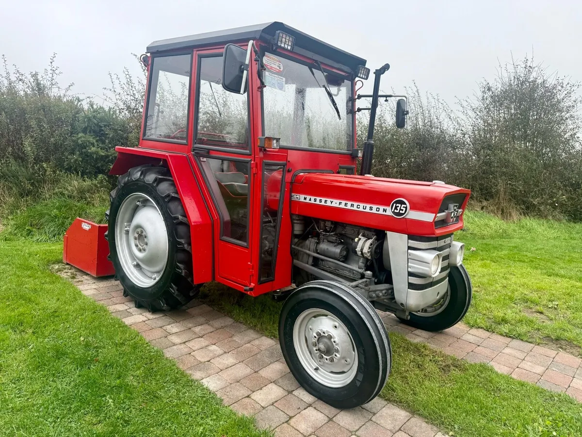 135 Massey Ferguson - Image 1