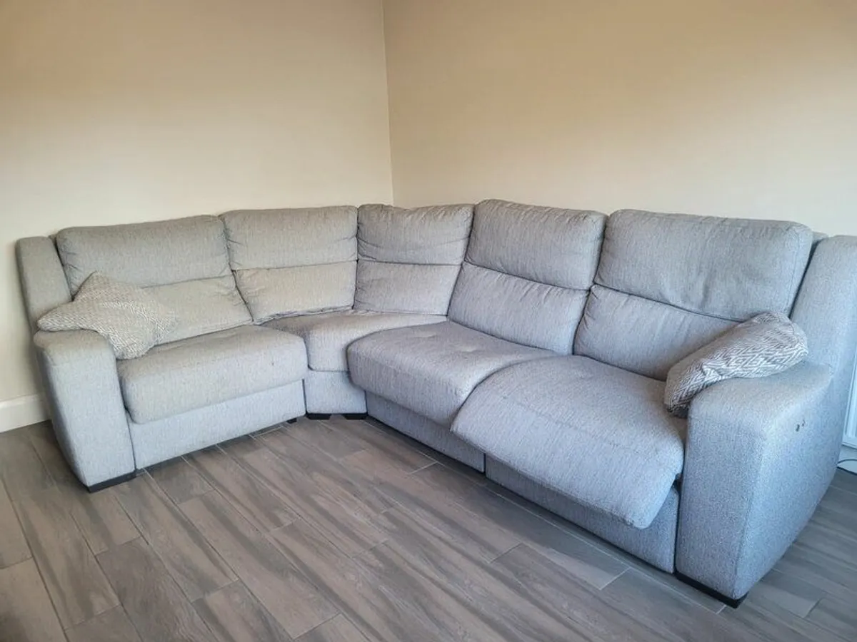 Couch and coffee table - Image 2