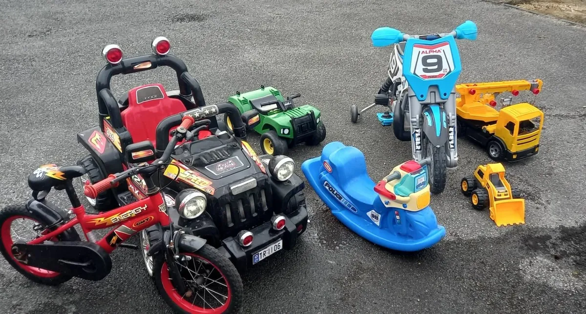 Boys outdoor toys - Image 1