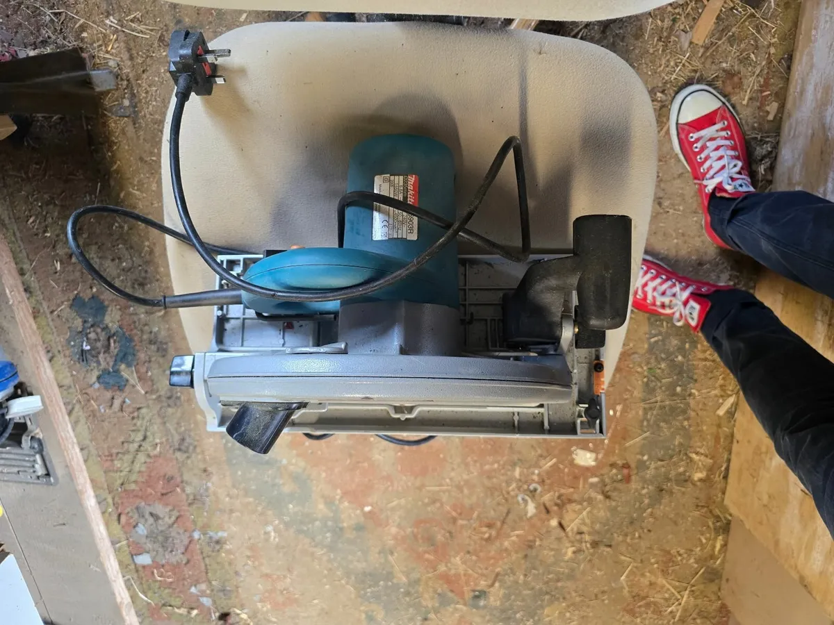 Makita Circular/ roofing saw - Image 4