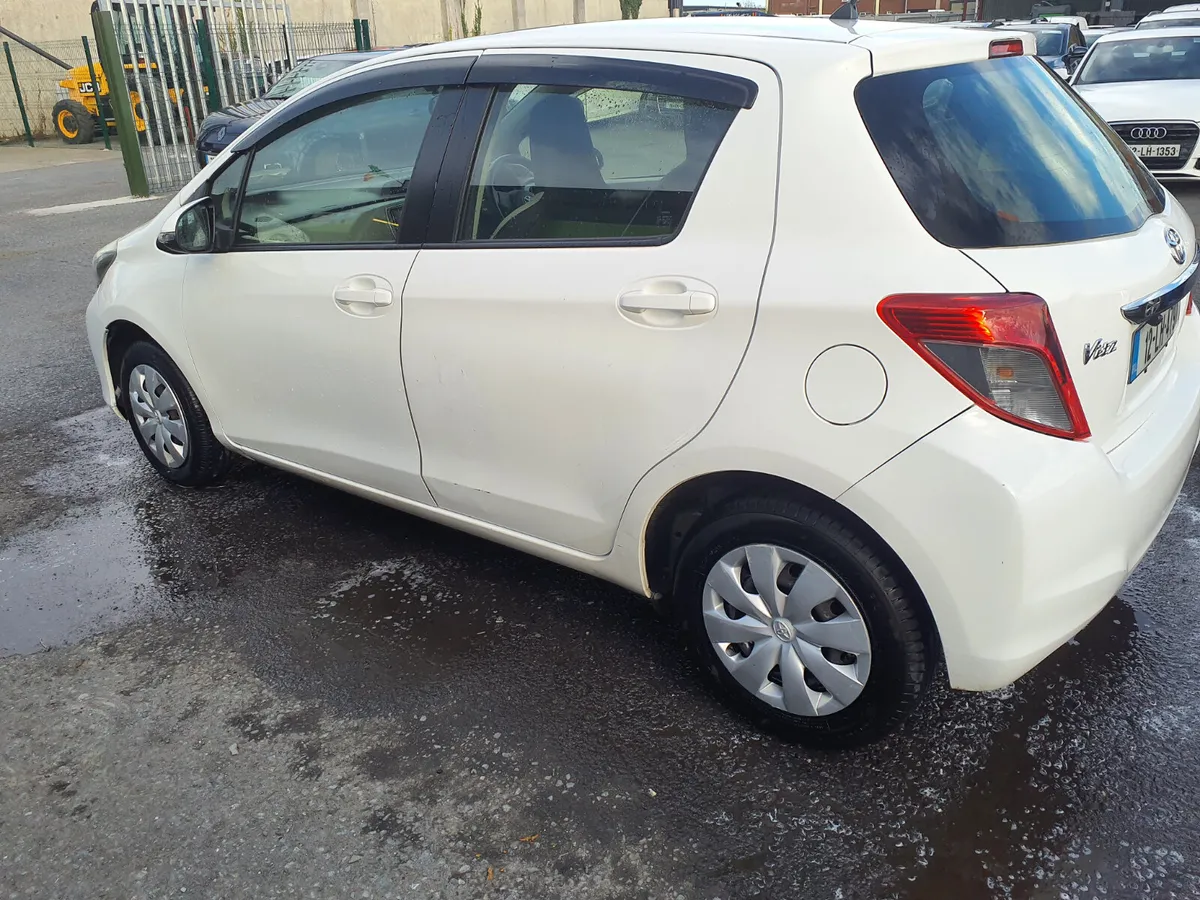 2012 Toyota Vitz - Image 4