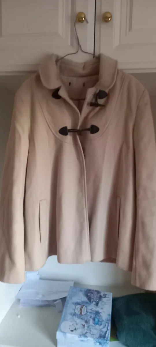 Ladies coats - Image 4