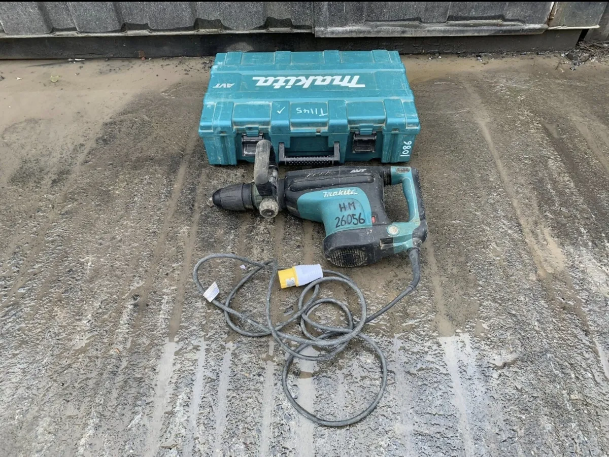 Makita 110V Breaker - Image 1