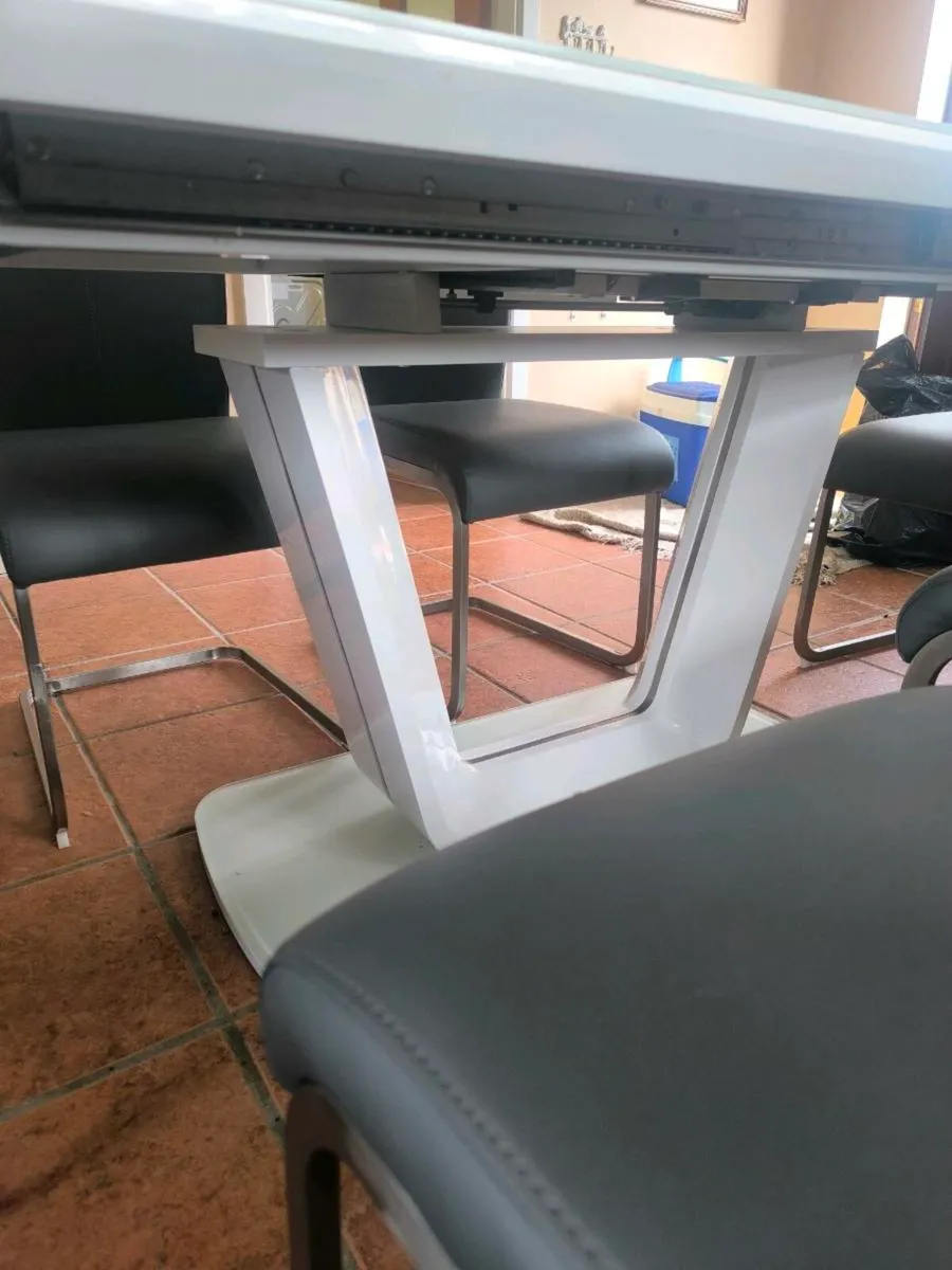 Modern 6-Seater Dining Table & Chairs Set - Image 4