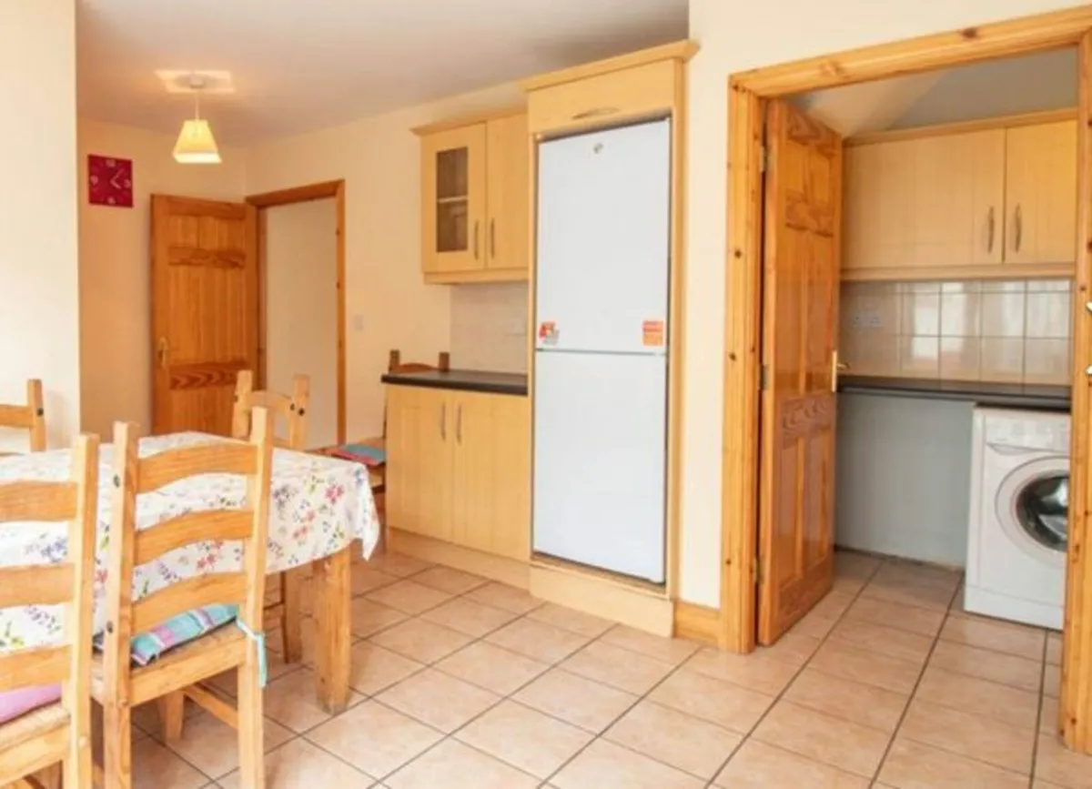 Appliances and furniture - Image 1
