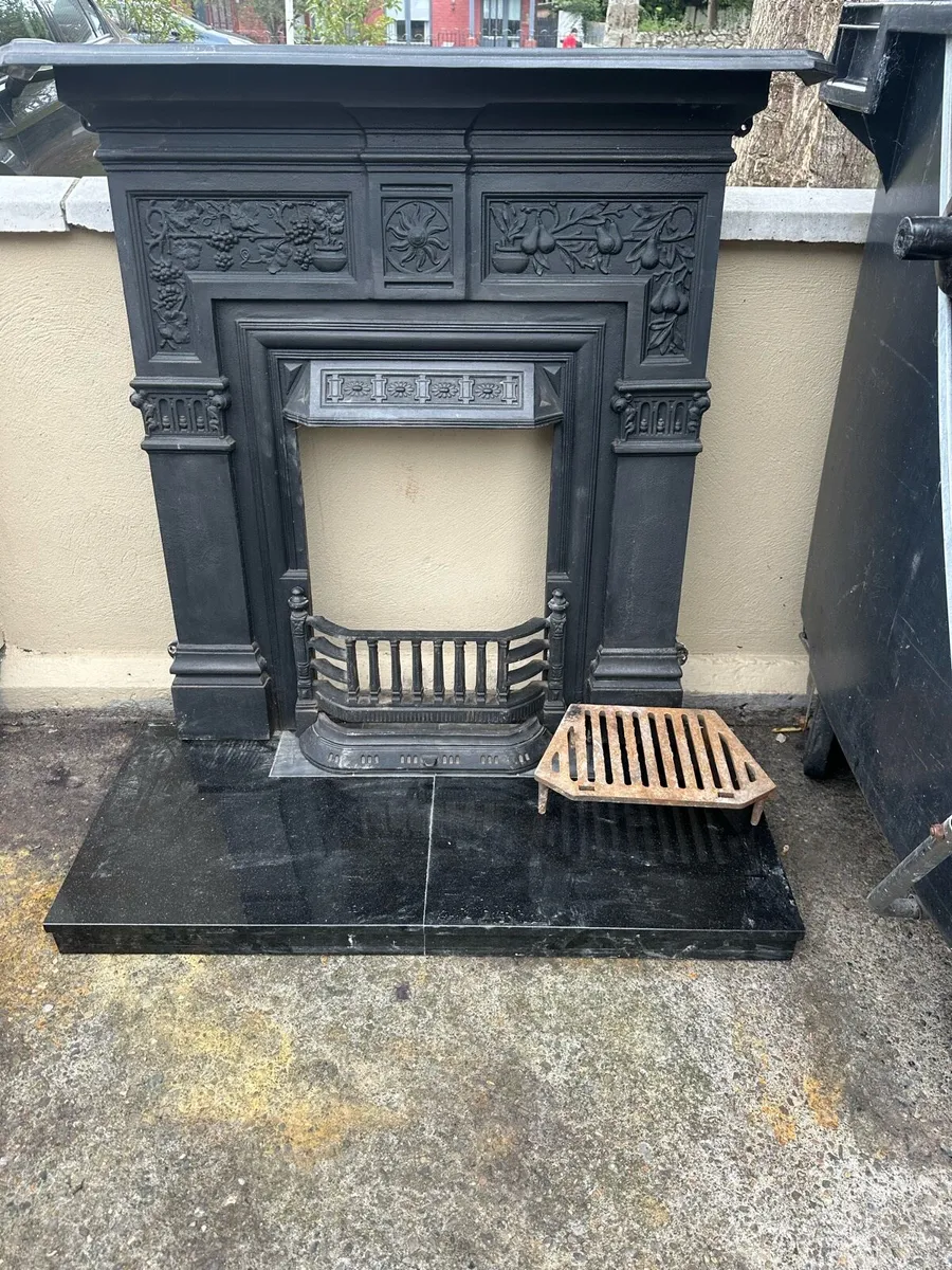 Cast iron fire place - Image 2