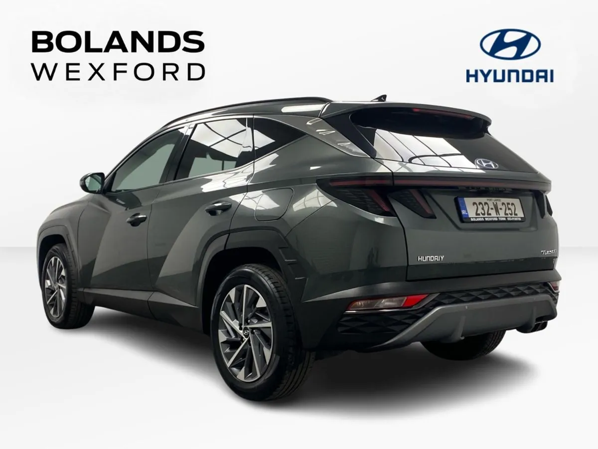 Hyundai Tucson 2WD Executive Plus - Image 4