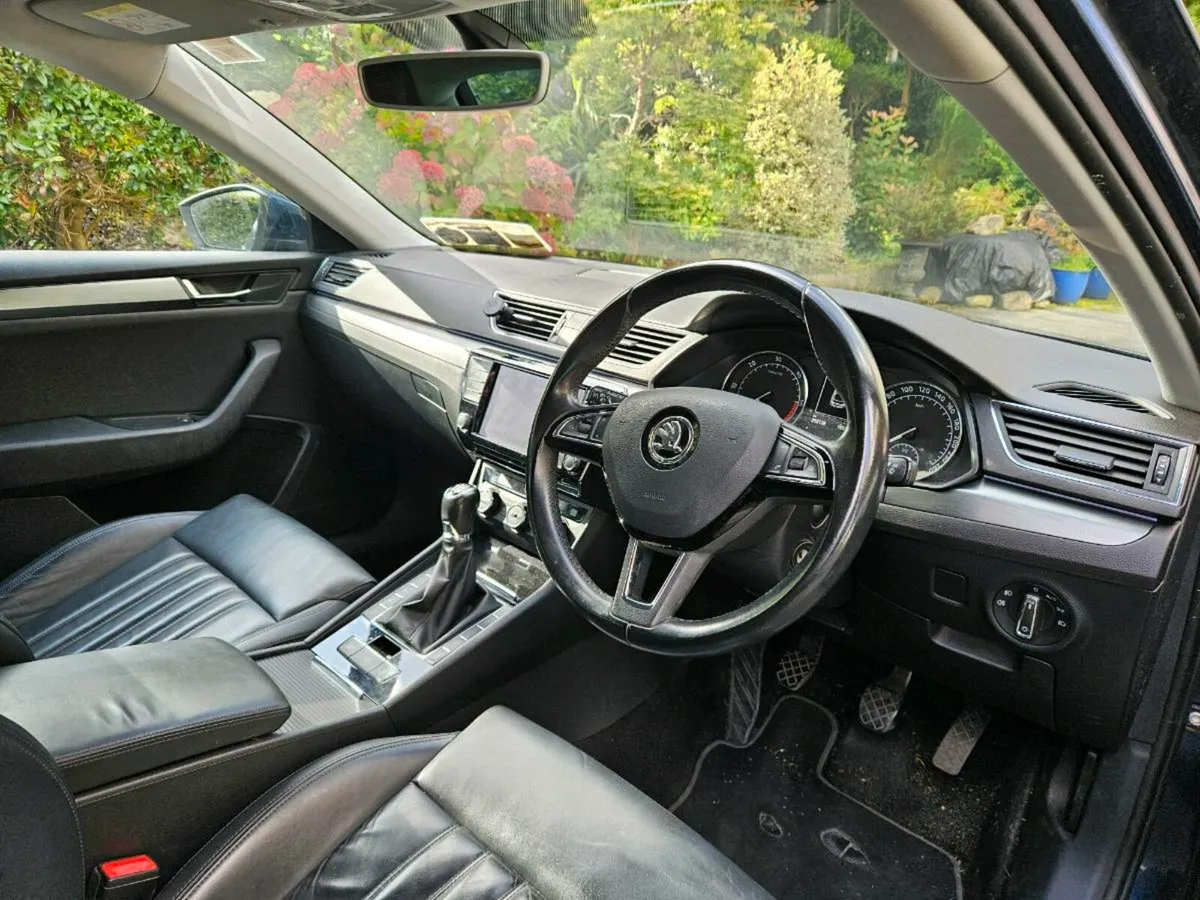 2016 Skoda Superb 2.0TDi - Image 4