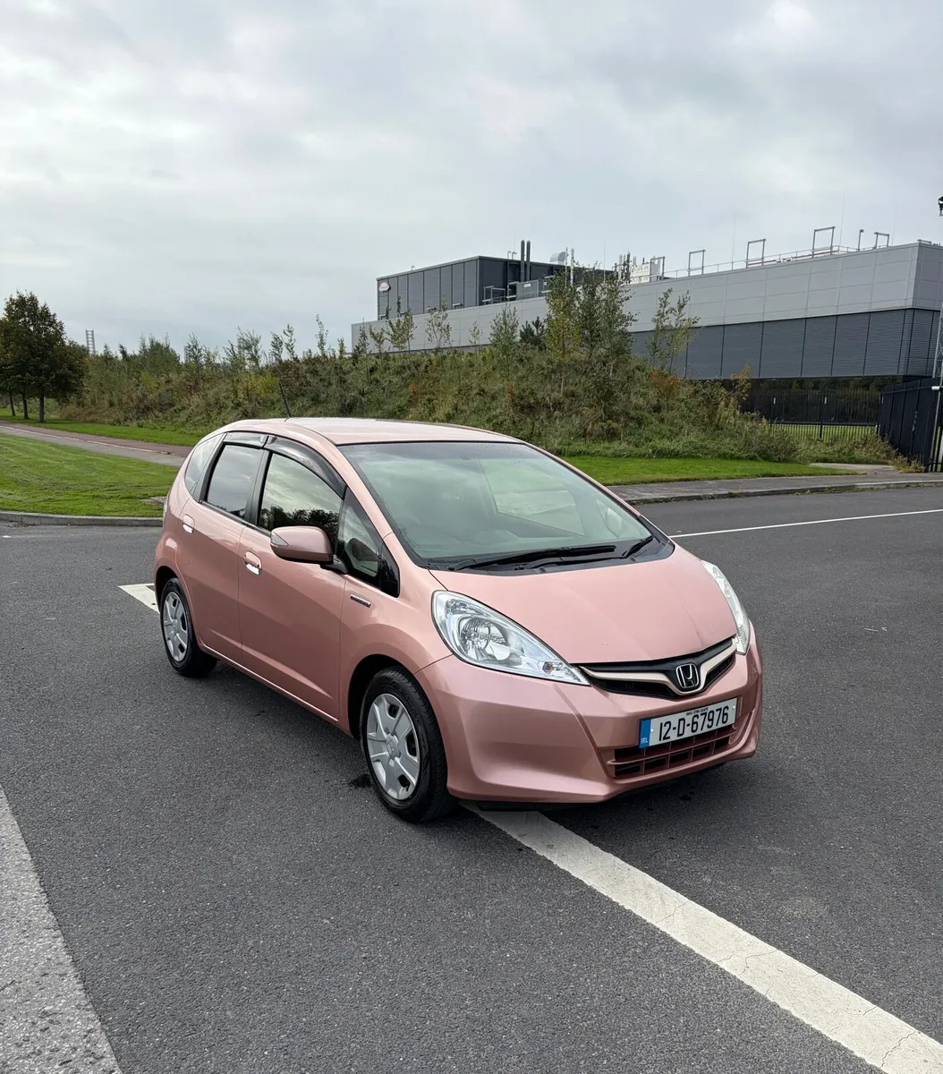 2012 Honda Fit 1.3Hybrid LOW KILOMETERES - Image 1