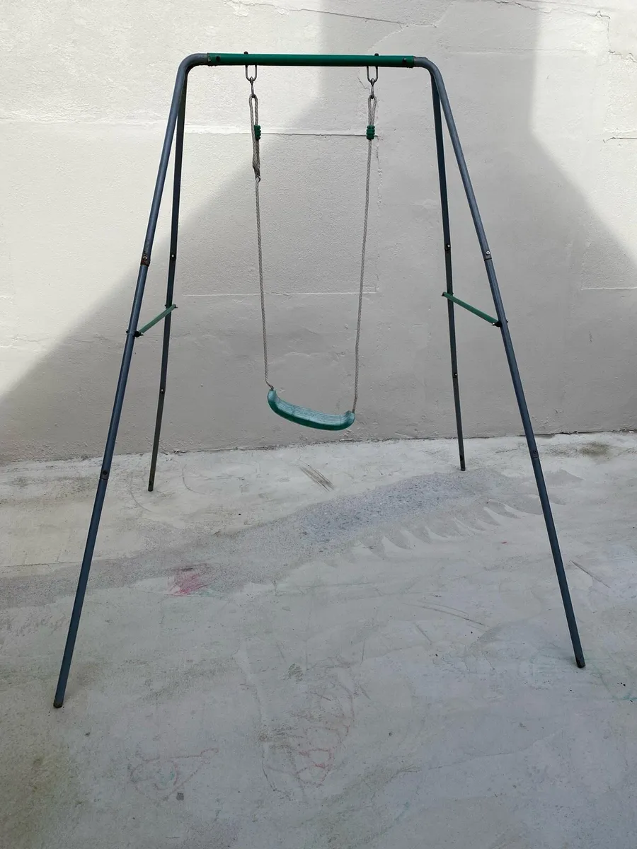 Free toddler swing - Image 1
