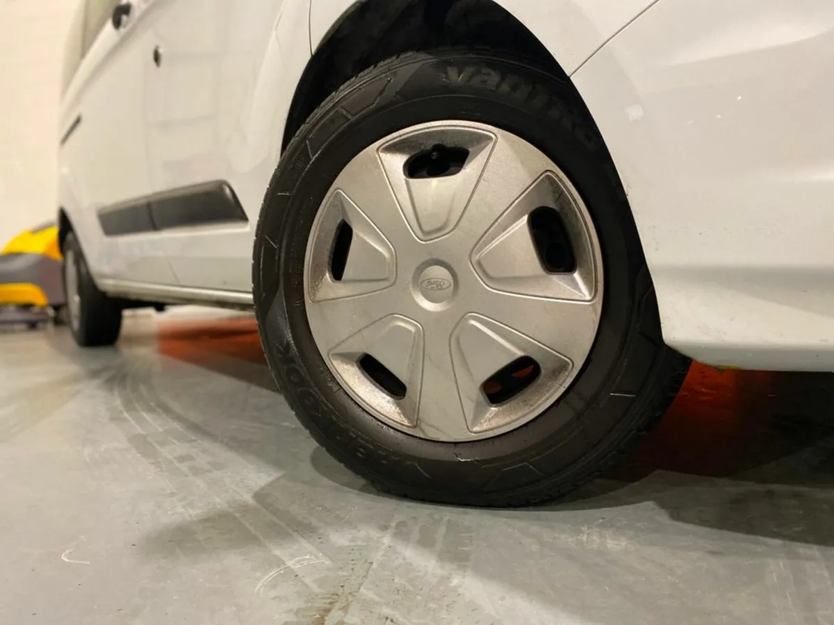 Ford Transit Custom Custom 9 Seats Passanger #84 - Image 2