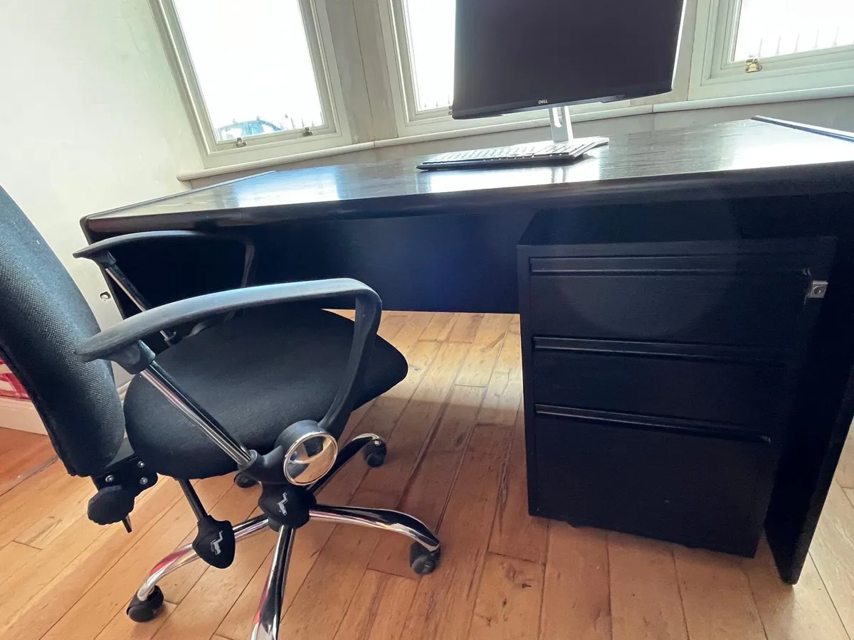 Desk, pedestal - Image 1