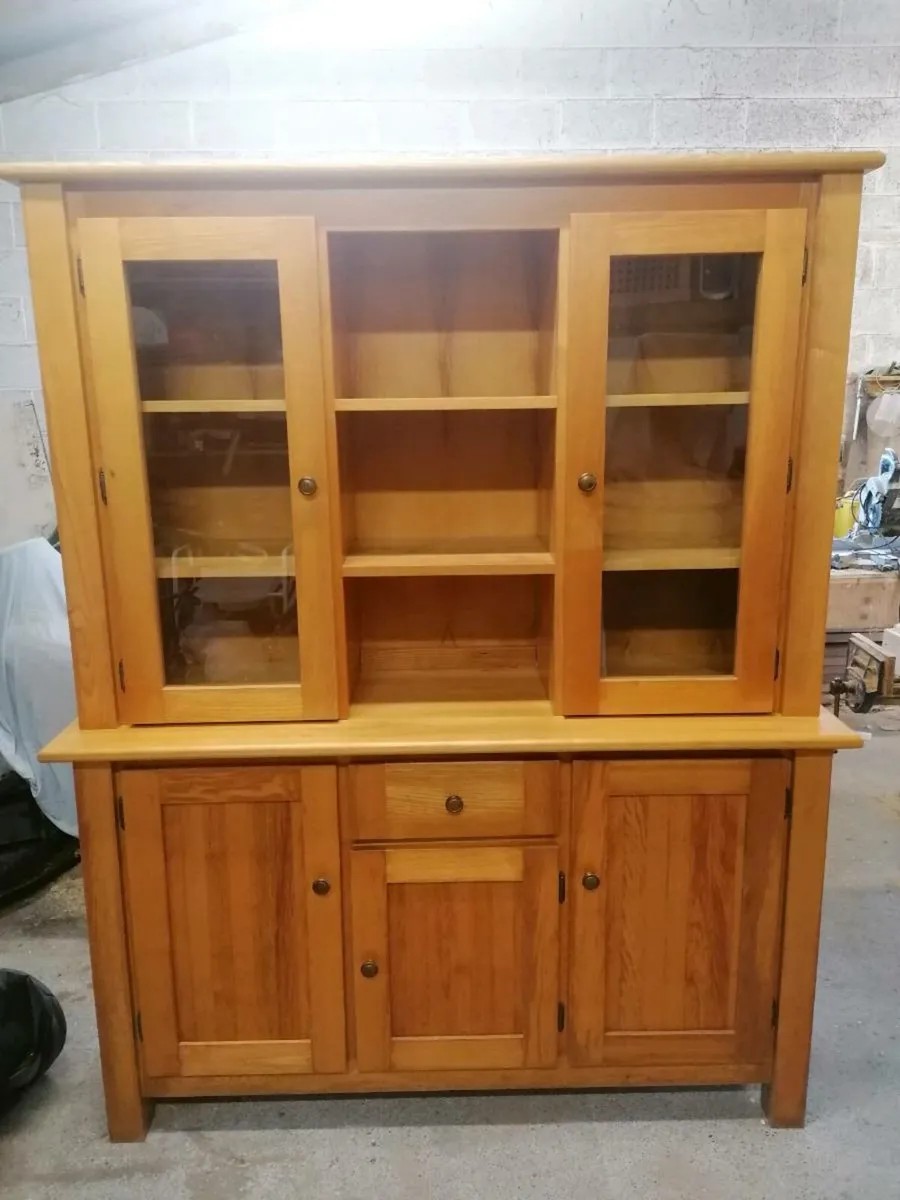 Dresser - Image 2