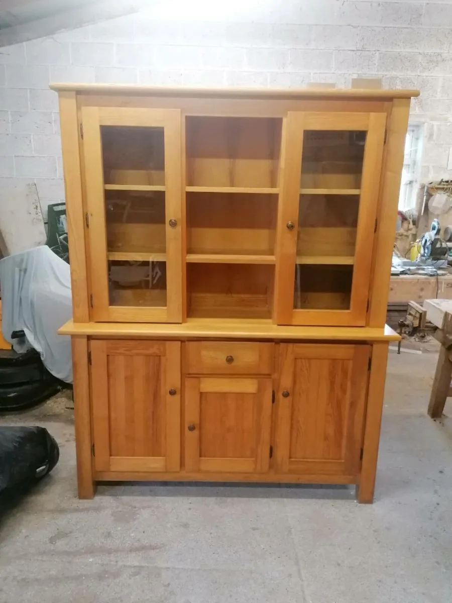 Dresser - Image 3