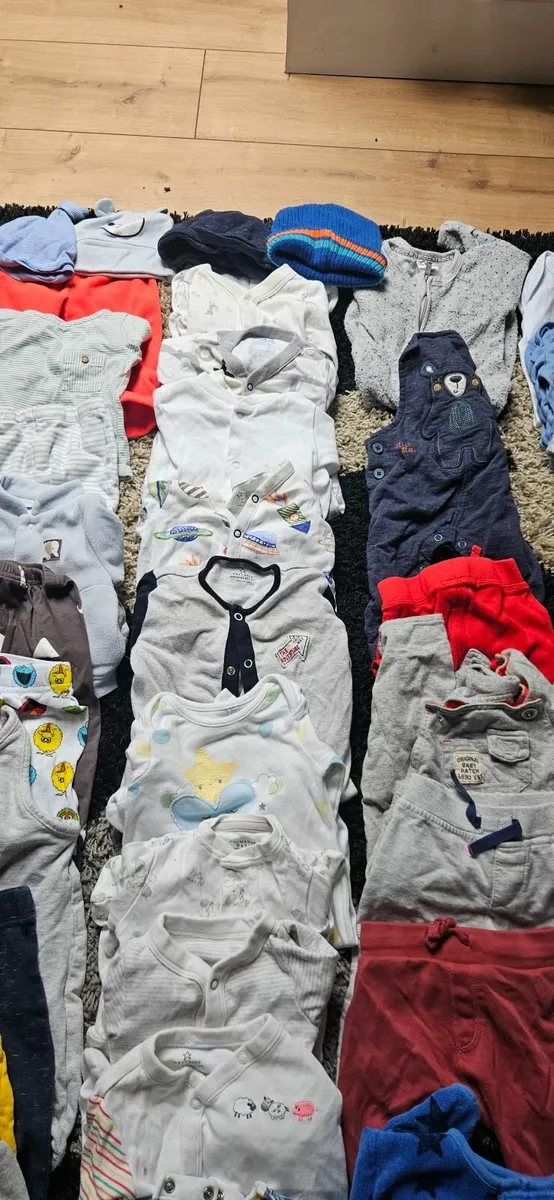 Baby clothes - Image 1