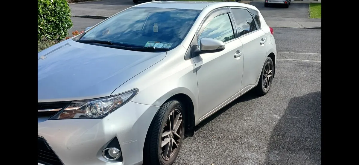 Toyota Auris 2015 - Image 1