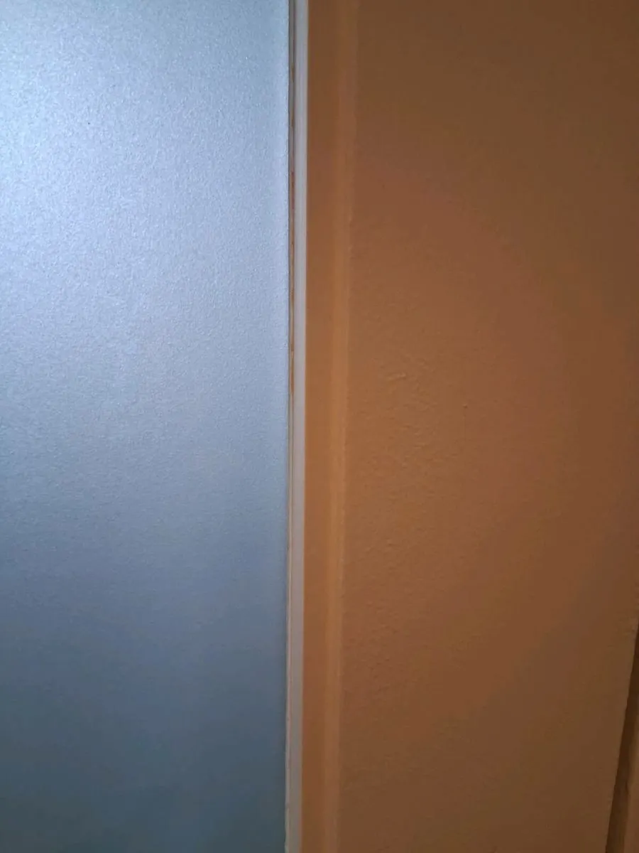 Shaker door with opaque glazing - Image 3