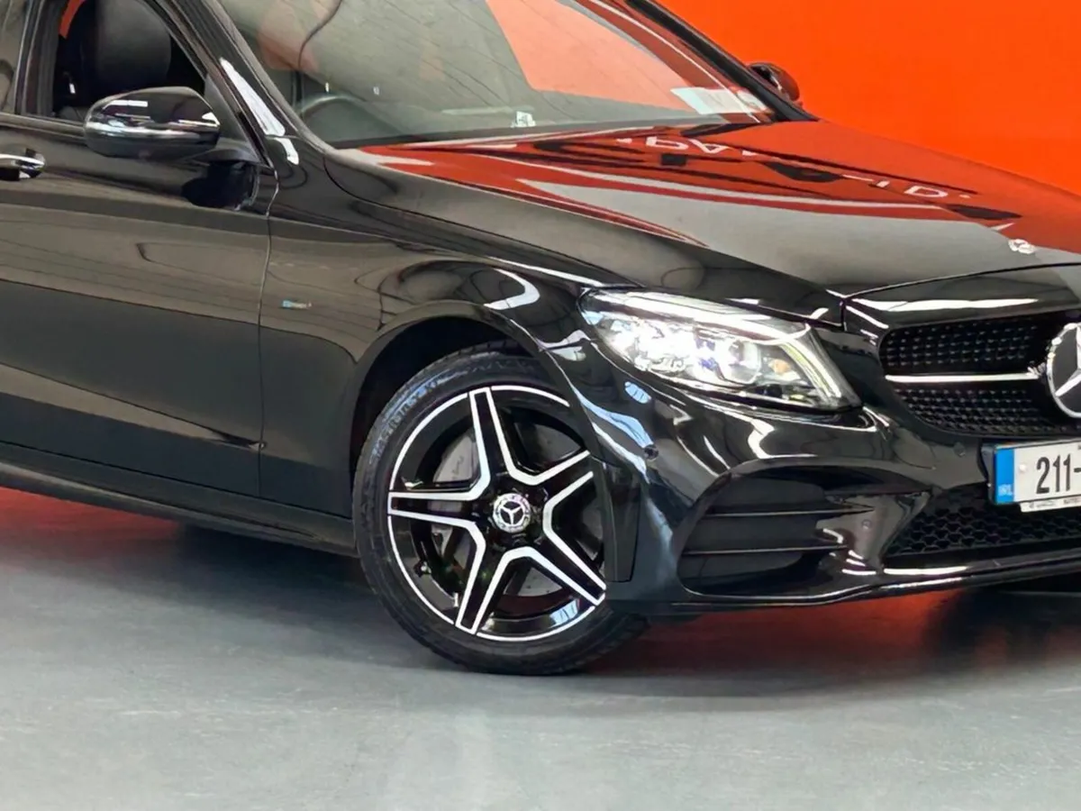 Mercedes-Benz C-Class AMG LINE NIGHT EDITION PREMI - Image 3