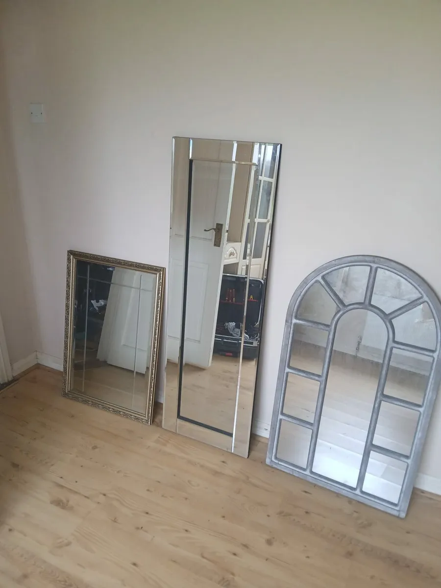 Mirrors and lamps - Image 1