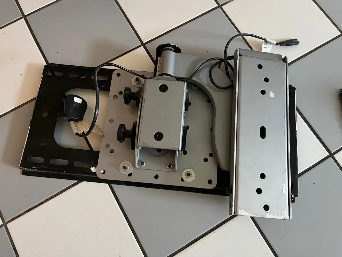 Tv mount - Image 1